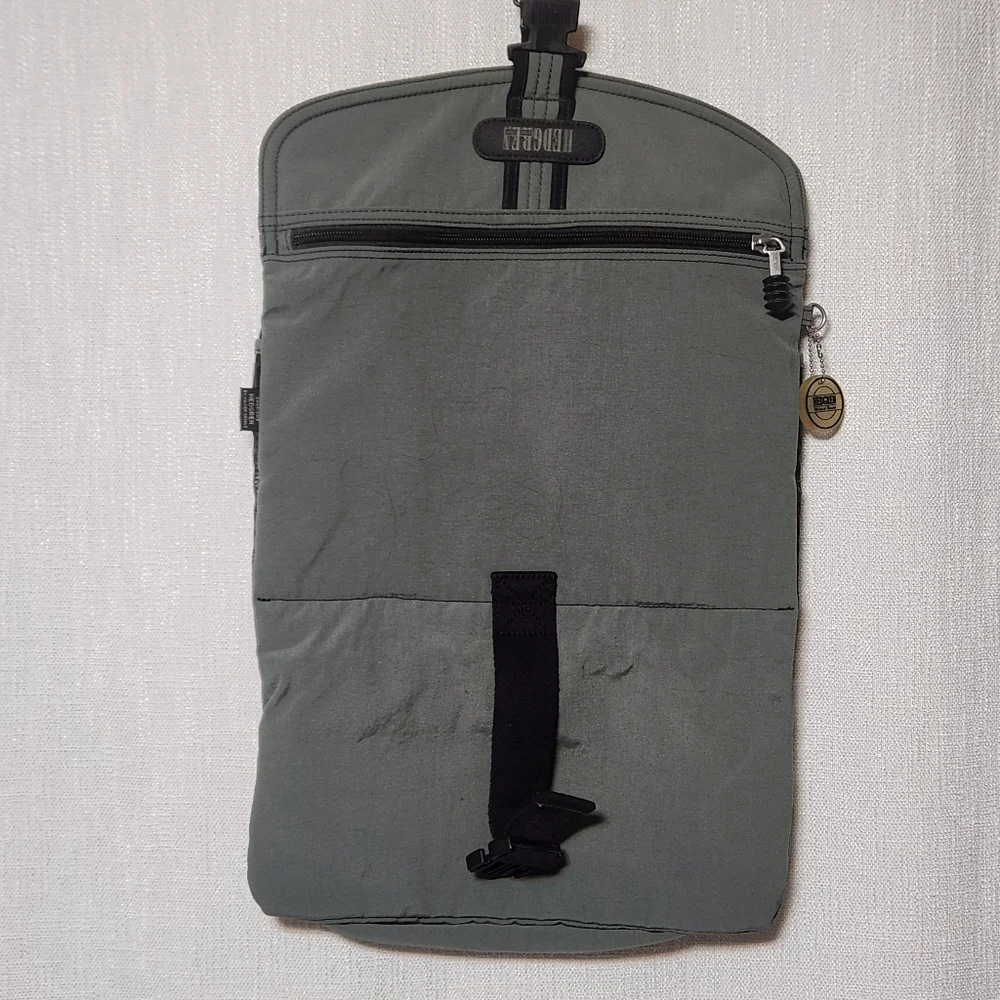 Hedgren Greenish Gray Hanging Toiletry Bag Travel Cosmetic Unisex